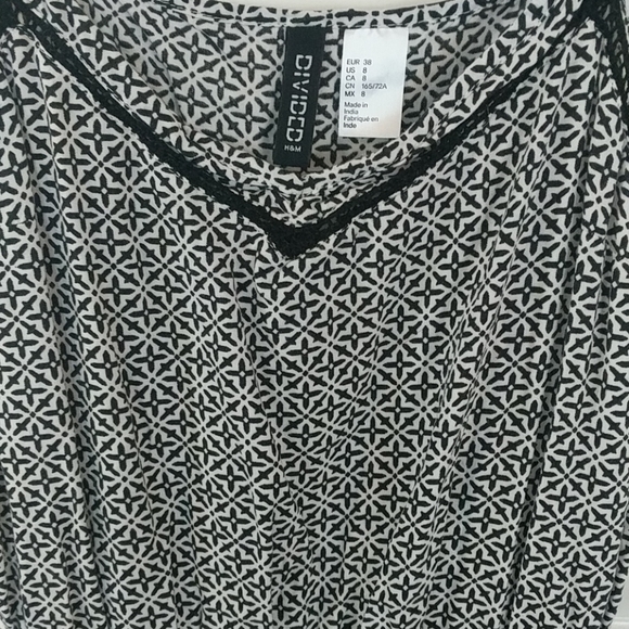 Jumper with pockets - Picture 2 of 3